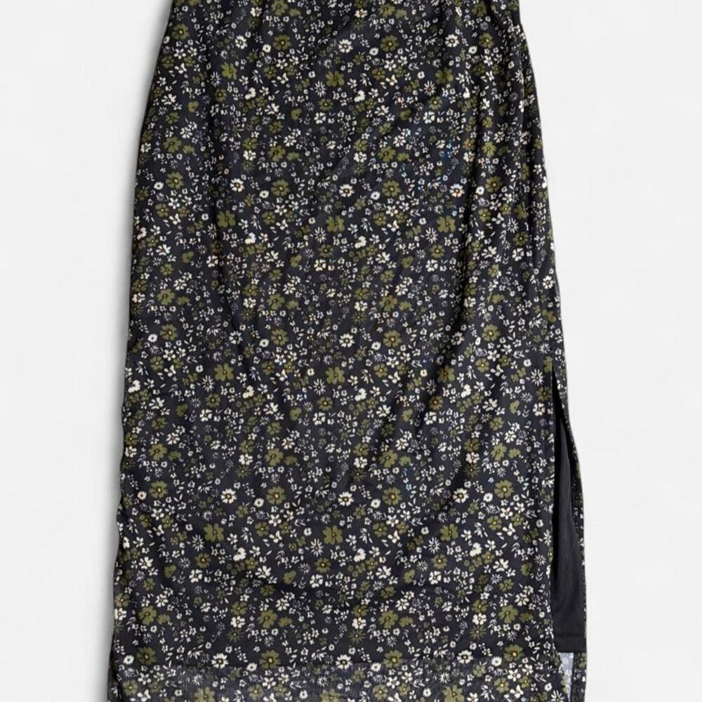 Y2K floral maxi skirt with white & green flowers - Size M